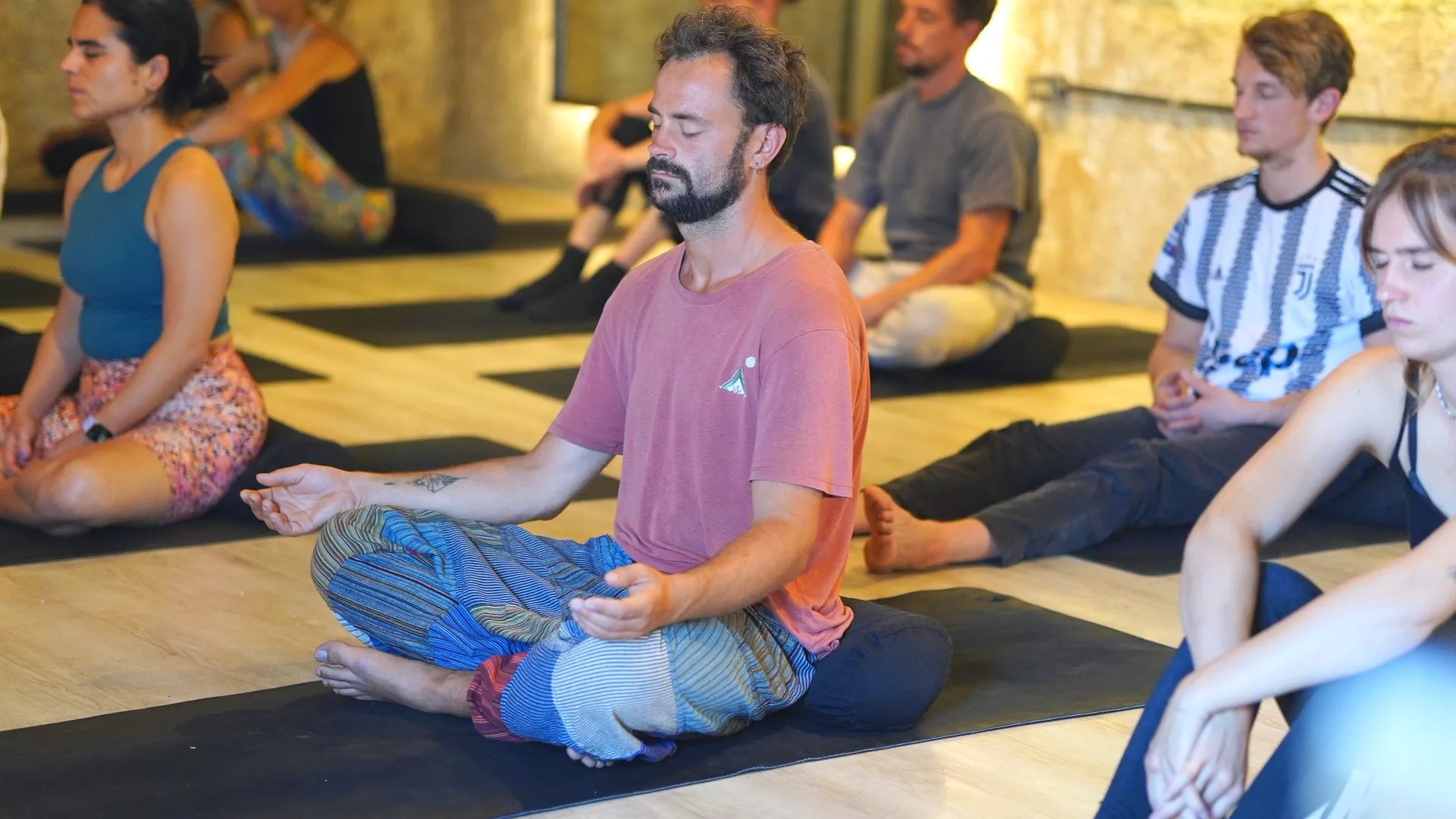 Collective meditation, Ananda Maya Ashram